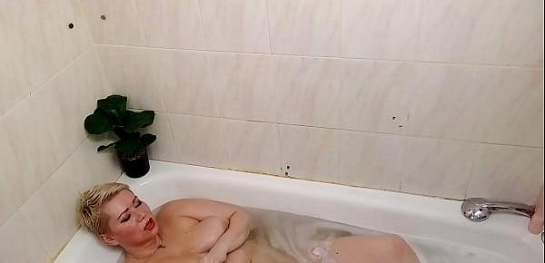 trendsMature Russian bitch masturbates in the shower and cums beautifully... Part second ))